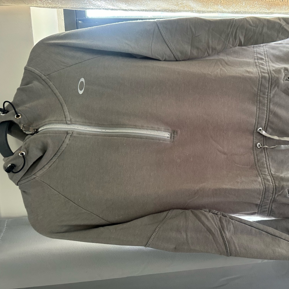 Oakley, long fit, hooded sweatshirt w cinched waist